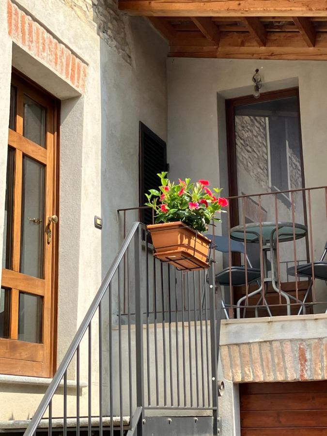 Appartement Un Passo Dal Castello à Barolo Extérieur photo